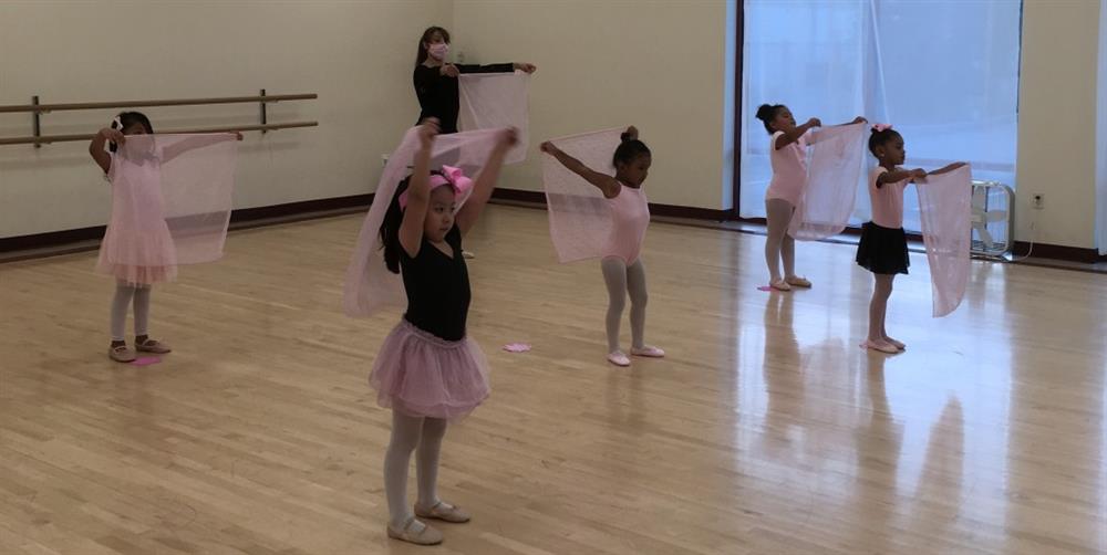 Children Ballet group dance class in Houston and Sugar Land